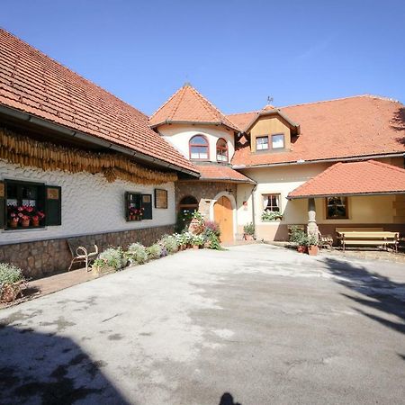 Moj Dom-Toplak Hotel Jursinci Buitenkant foto