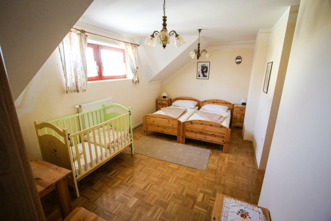 Moj Dom-Toplak Hotel Jursinci Buitenkant foto