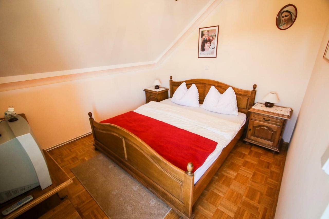 Moj Dom-Toplak Hotel Jursinci Buitenkant foto